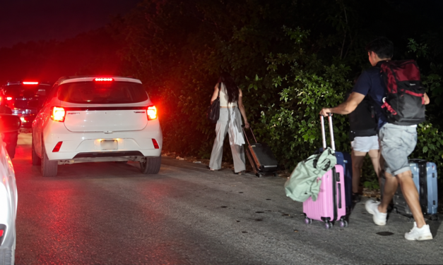 Vuelos perdidos y demoras en salidas por bloqueo en Cancún