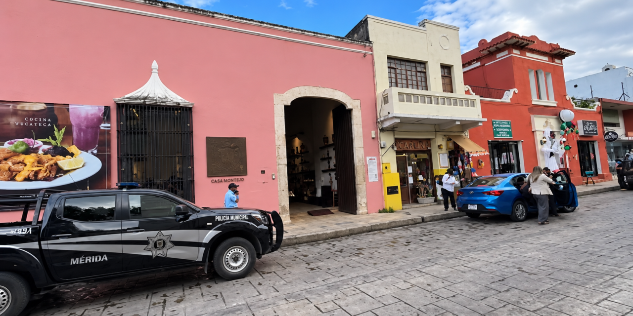 ‘Se le escapa’ disparo de arma de fuego y se lesiona en restaurante